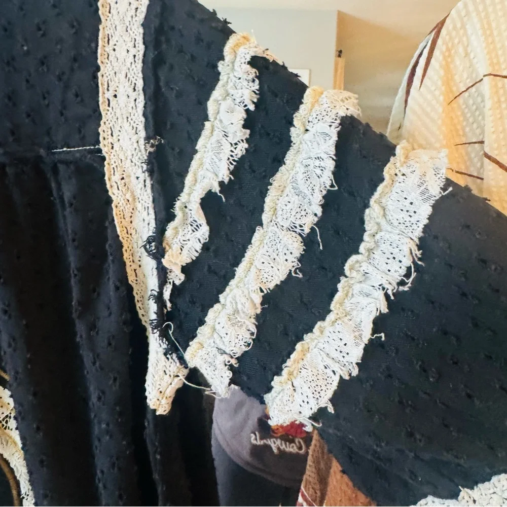 POL Black & Crème Duster Lace Patchwork Peace signs - Picture 5 of 5
